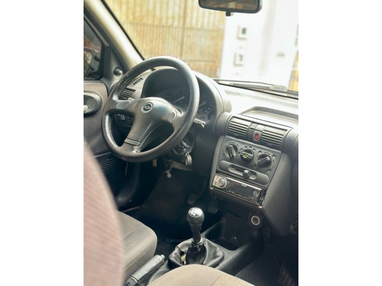 CHEVROLET - CORSA - 2003/2003 - Branca - R$ 16.900,00
