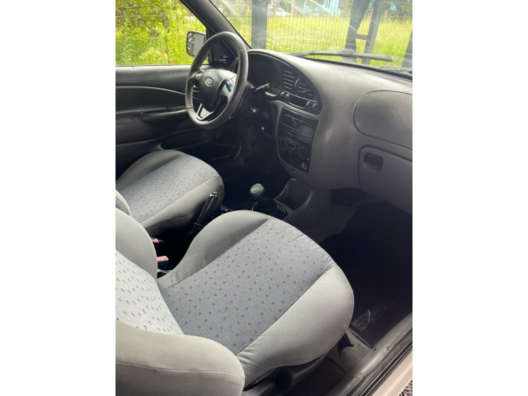 FORD - COURIER - 2004/2004 - Branca - R$ 23.900,00