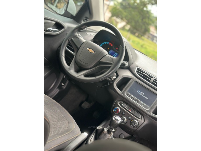 CHEVROLET - ONIX - 2013/2013 - Branca - R$ 43.900,00