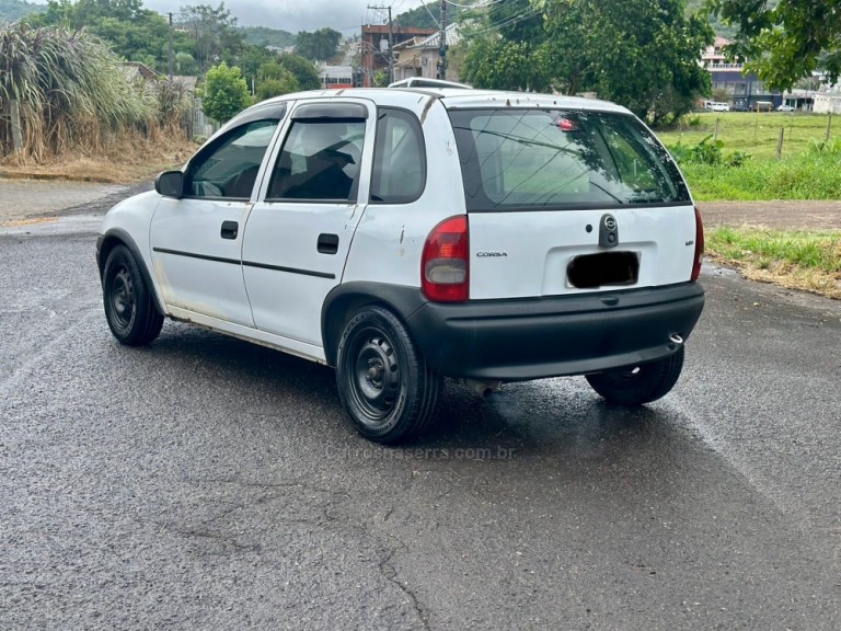 CHEVROLET - CORSA - 1999/1999 - Branca - R$ 10.900,00