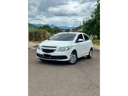 CHEVROLET - ONIX - 2013/2013 - Branca - R$ 43.900,00