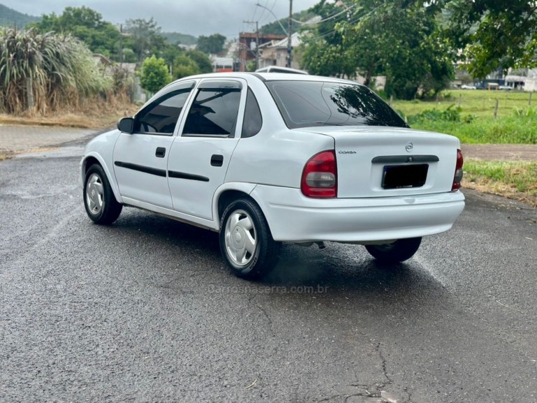 CHEVROLET - CORSA - 2003/2003 - Branca - R$ 16.900,00