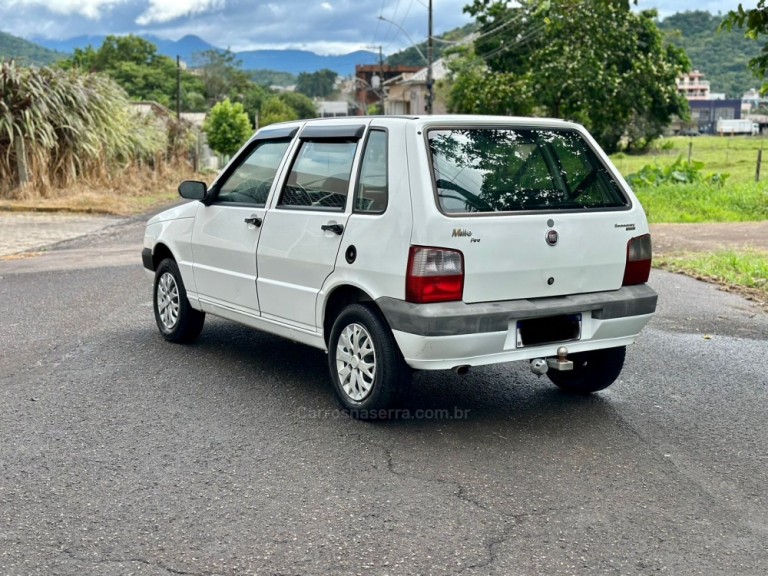 FIAT - UNO - 2009/2009 - Branca - R$ 21.900,00
