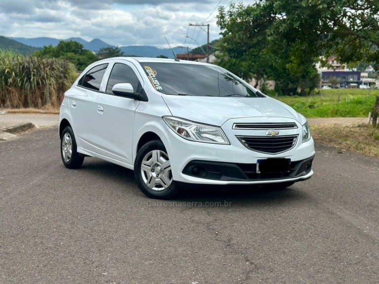 CHEVROLET - ONIX - 2013/2013 - Branca - R$ 43.900,00