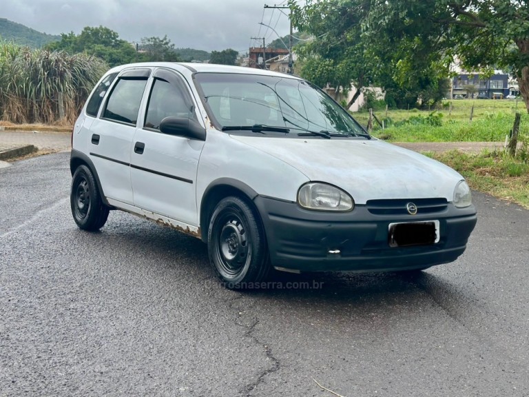 CHEVROLET - CORSA - 1999/1999 - Branca - R$ 10.900,00