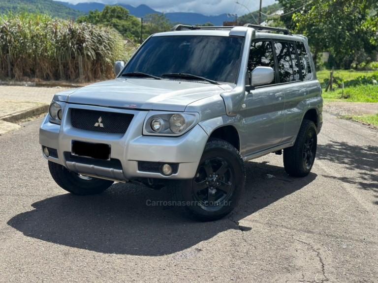 MITSUBISHI - PAJERO TR4 - 2007/2007 - Prata - R$ 42.000,00