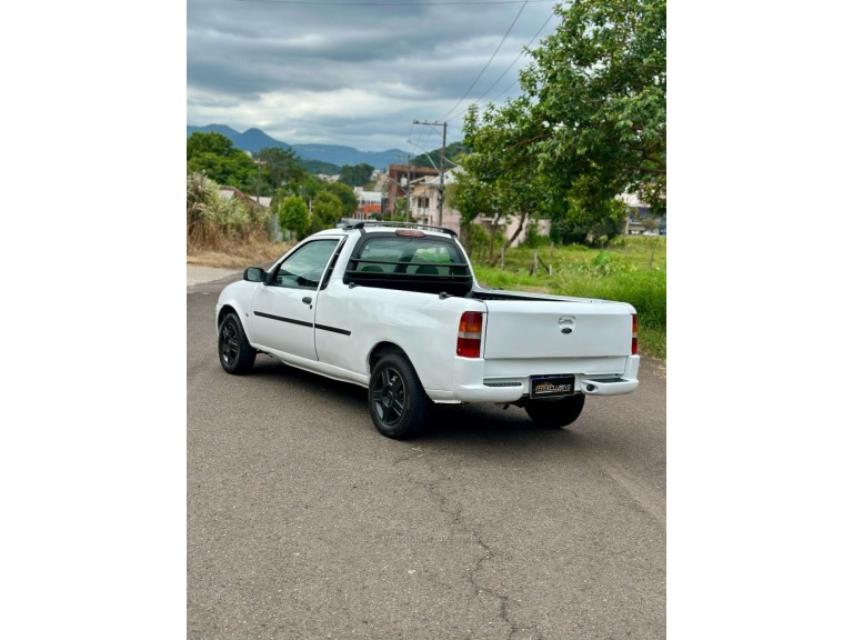 FORD - COURIER - 2004/2004 - Branca - R$ 23.900,00