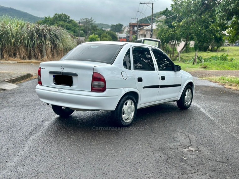 CHEVROLET - CORSA - 2003/2003 - Branca - R$ 16.900,00