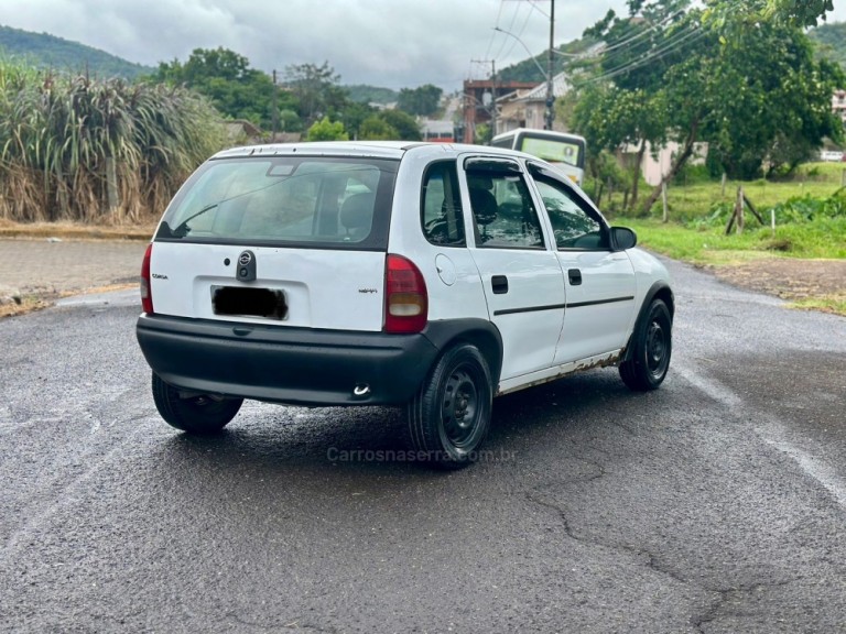 CHEVROLET - CORSA - 1999/1999 - Branca - R$ 10.900,00