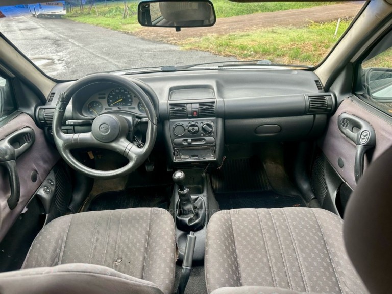 CHEVROLET - CORSA - 1999/1999 - Branca - R$ 10.900,00
